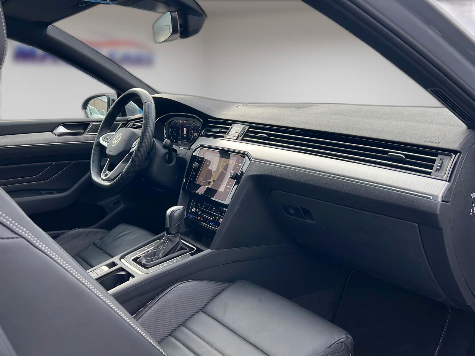 Fahrzeugabbildung Volkswagen Passat Variant 2.0 TDI DSG R-Line *Pano*Stand*