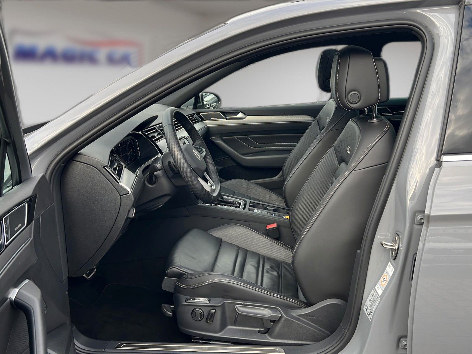 Fahrzeugabbildung Volkswagen Passat Variant 2.0 TDI DSG R-Line *Pano*Stand*