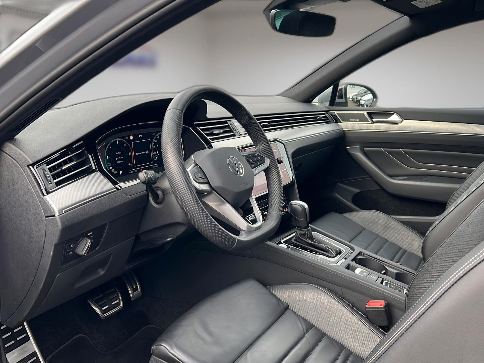 Fahrzeugabbildung Volkswagen Passat Variant 2.0 TDI DSG R-Line *Pano*Stand*