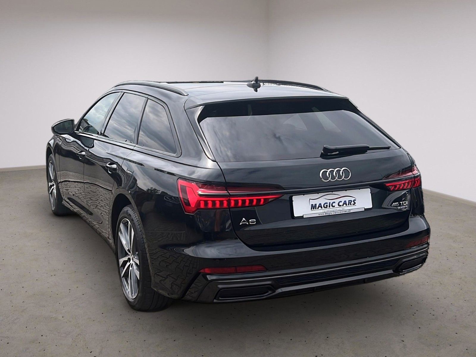 Fahrzeugabbildung Audi A6 Avant 45 TDI quattro S-Line *Black-Style*AHK*
