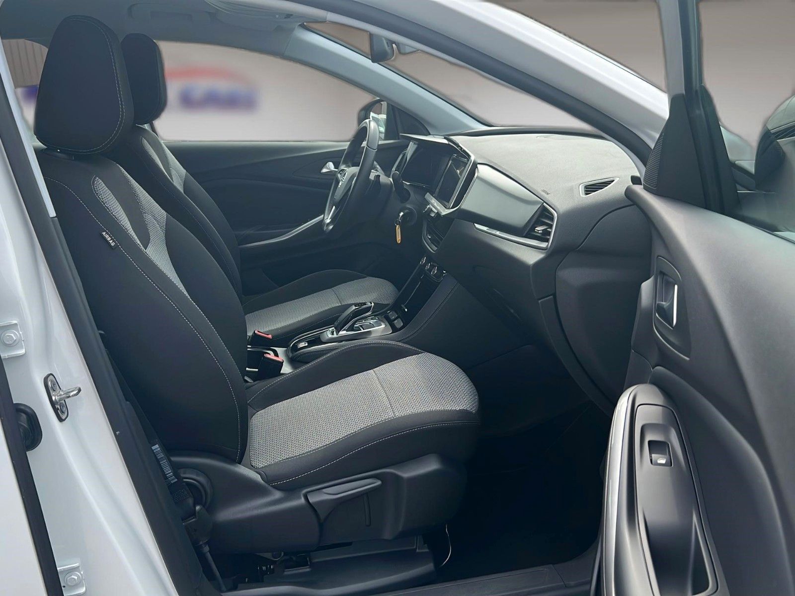 Fahrzeugabbildung Opel Grandland 1.5 D Automatik Business Edition *LED*