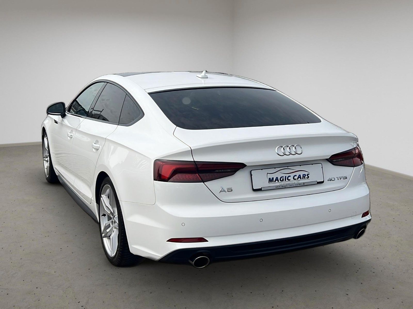 Fahrzeugabbildung Audi A5 Sportback 40TFSI S-Line Black Style*Pano*AHK*