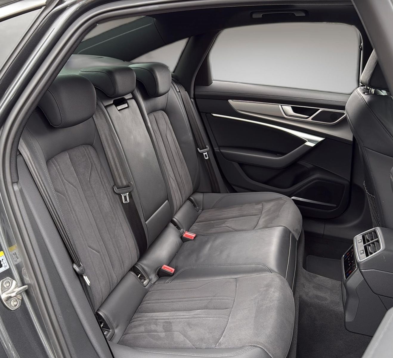 Fahrzeugabbildung Audi A6 45 TDI quattro S-LINE*HD-Matrix*Pano*Virtual*