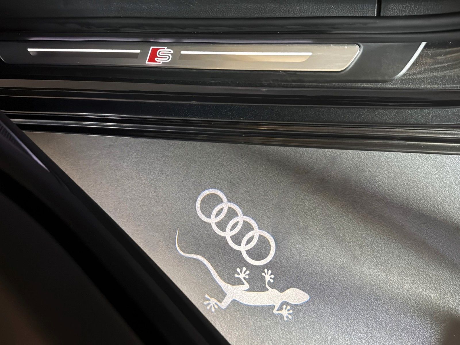 Fahrzeugabbildung Audi A6 45 TDI quattro S-LINE*HD-Matrix*Pano*Virtual*