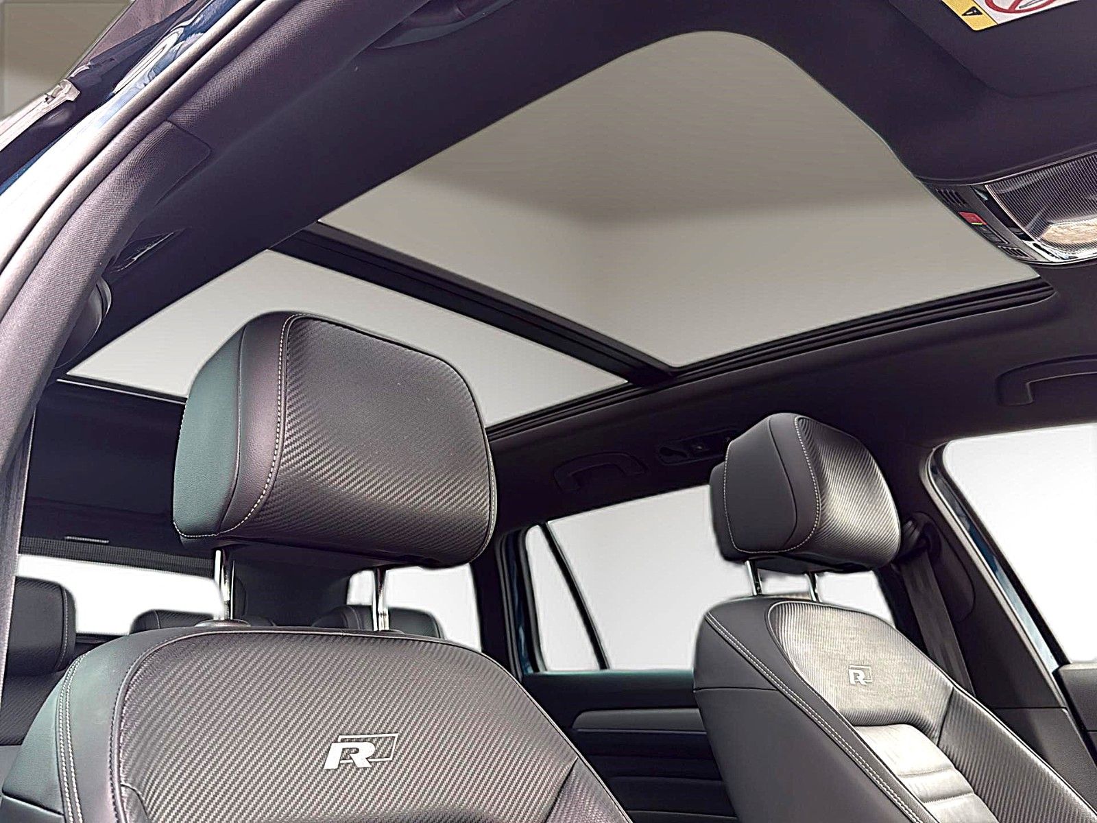 Fahrzeugabbildung Volkswagen Passat Variant 2.0 TDI R-Line *Matrix*Pano*H&K*