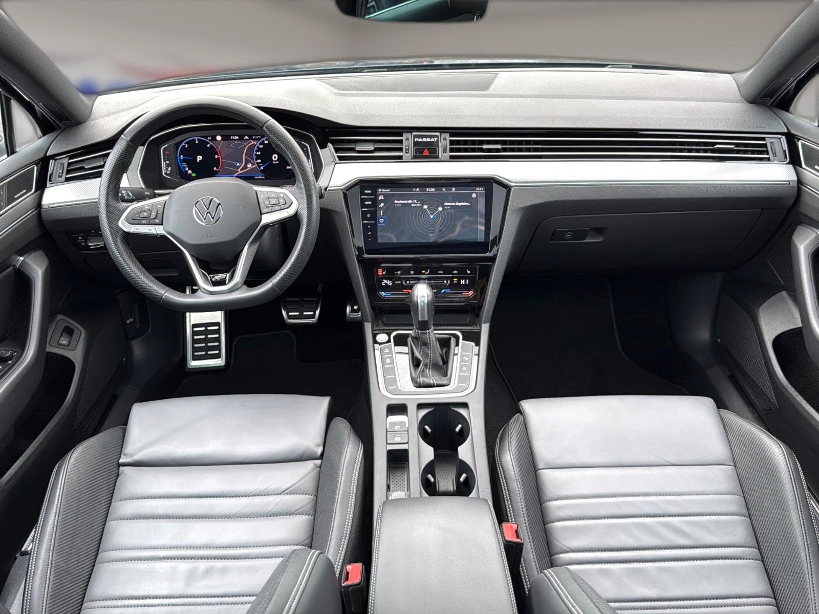 Fahrzeugabbildung Volkswagen Passat Variant 2.0 TDI R-Line *Matrix*Pano*H&K*