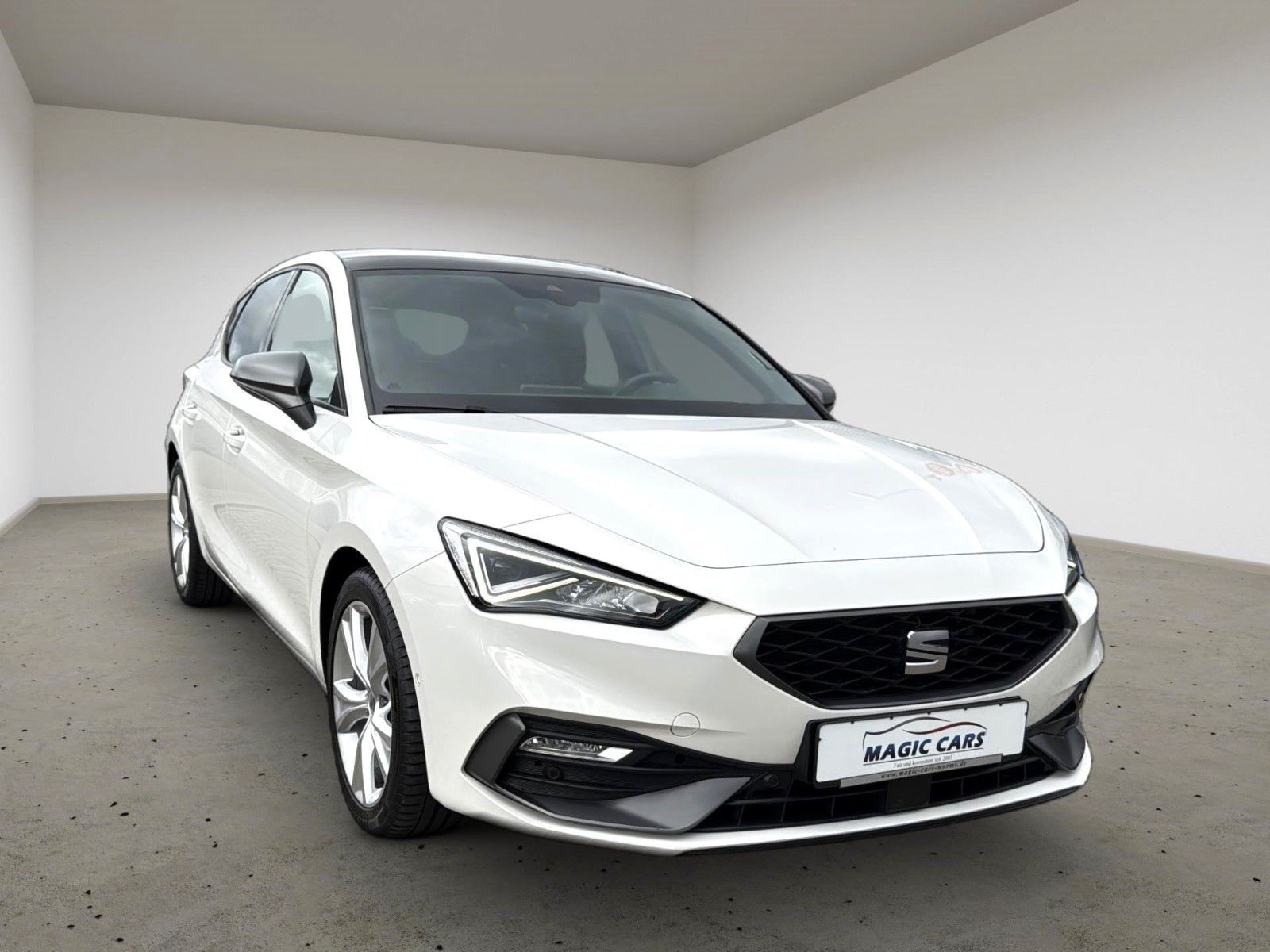 Fahrzeugabbildung SEAT Leon FR 2.0 TDI*Pano-Dach*Beats*DAB*Leder*Memory