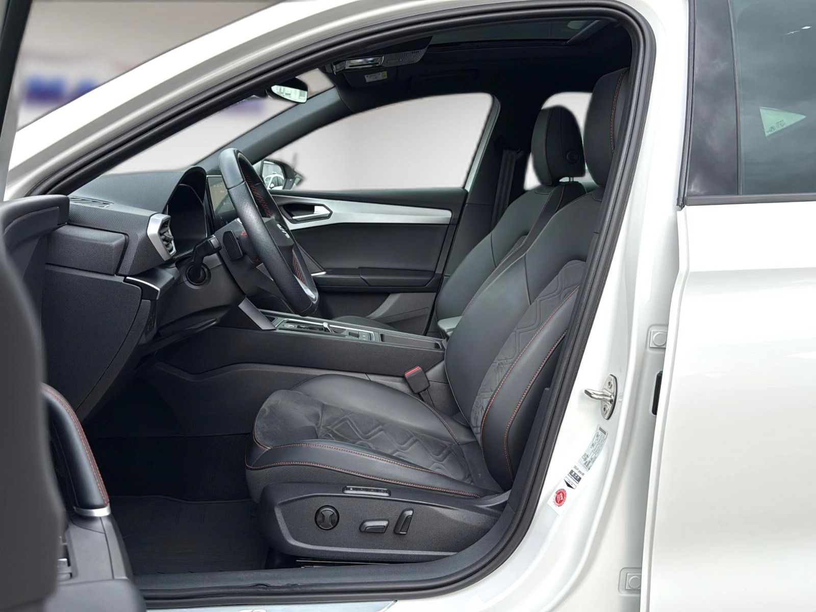 Fahrzeugabbildung SEAT Leon FR 2.0 TDI*Pano-Dach*Beats*DAB*Leder*Memory