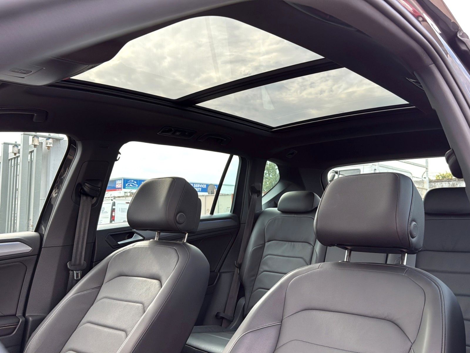 Fahrzeugabbildung SEAT Tarraco FR 4Drive*Pano-Dach*AHK*Leder*Drive*Cam.