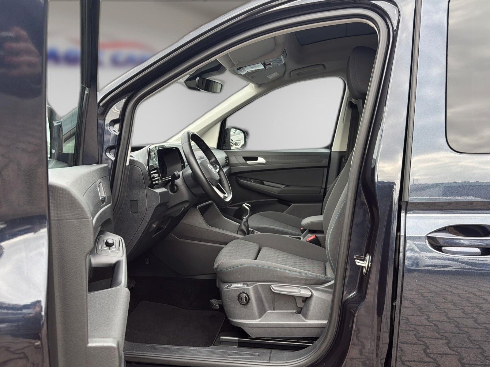 Fahrzeugabbildung Volkswagen Caddy 2.0 TDI Move *5Sitzer*Pano*AHK*LED*Virtual