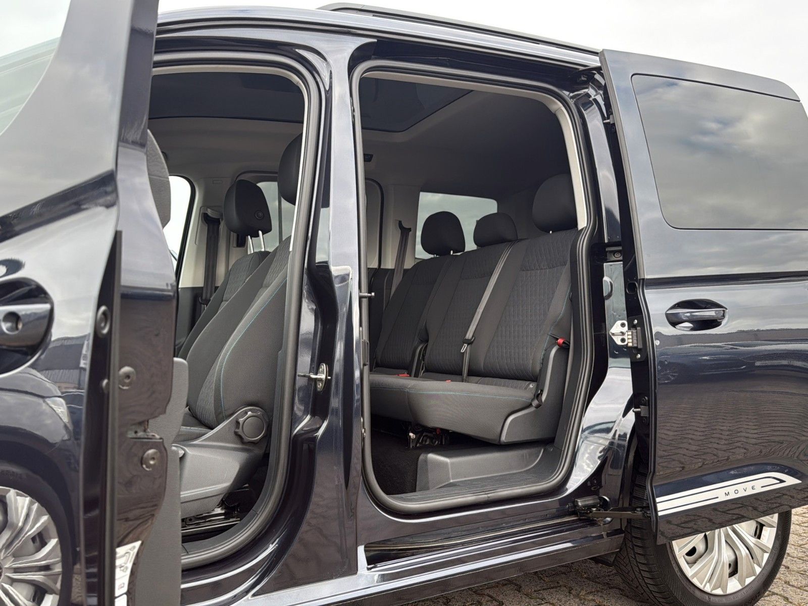 Fahrzeugabbildung Volkswagen Caddy 2.0 TDI Move *5Sitzer*Pano*AHK*LED*Virtual