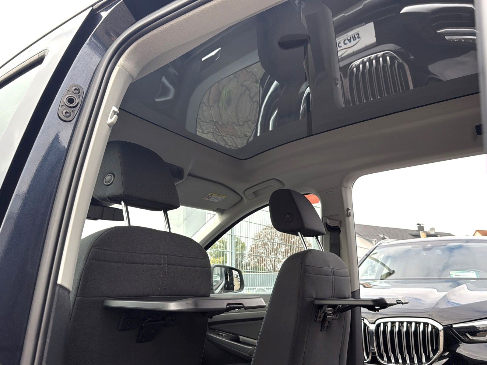 Fahrzeugabbildung Volkswagen Caddy 2.0 TDI Move *5Sitzer*Pano*AHK*LED*Virtual