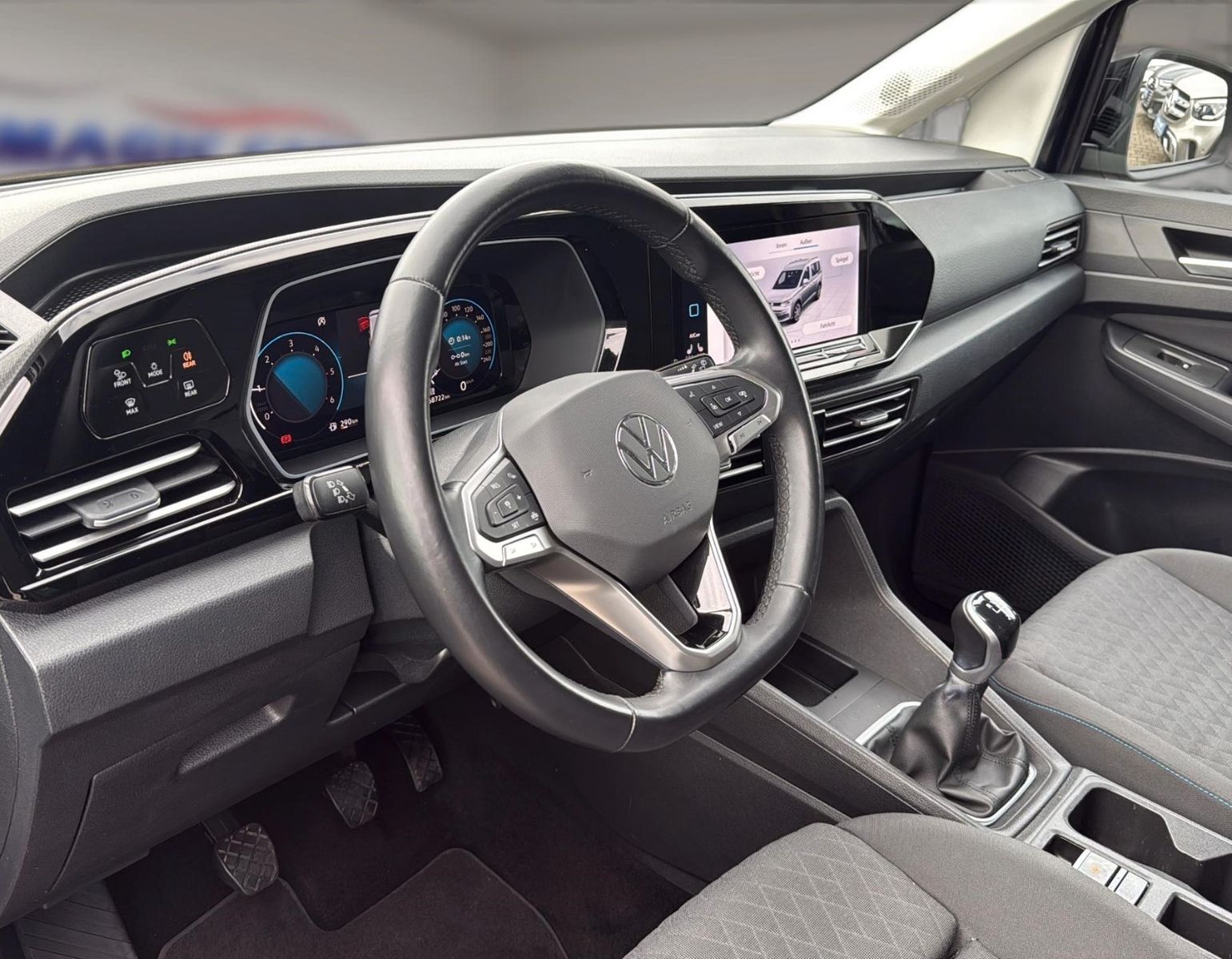 Fahrzeugabbildung Volkswagen Caddy 2.0 TDI Move *5Sitzer*Pano*AHK*LED*Virtual