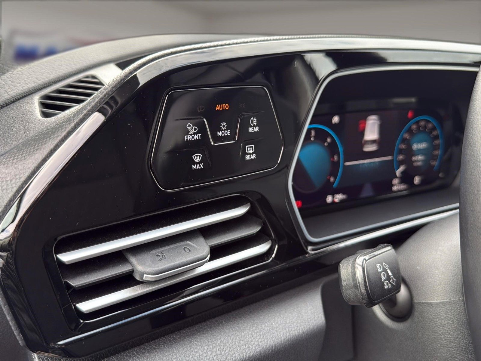 Fahrzeugabbildung Volkswagen Caddy 2.0 TDI Move *5Sitzer*Pano*AHK*LED*Virtual