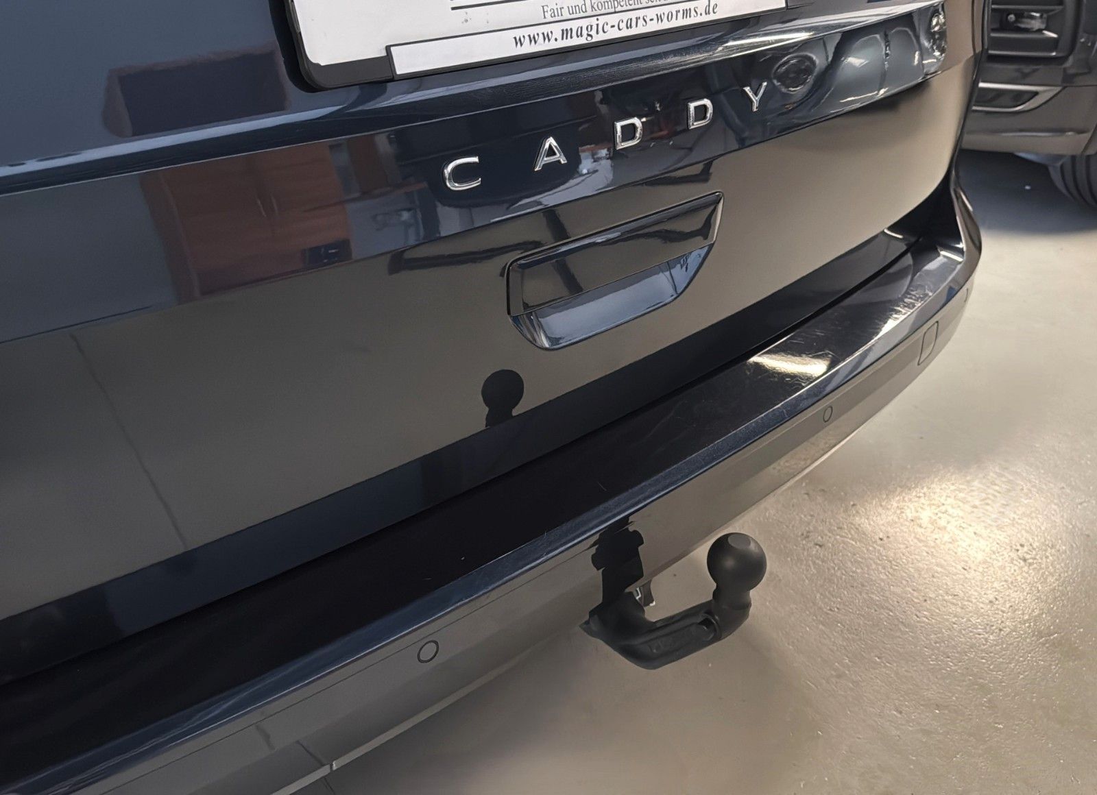 Fahrzeugabbildung Volkswagen Caddy 2.0 TDI Move *5Sitzer*Pano*AHK*LED*Virtual