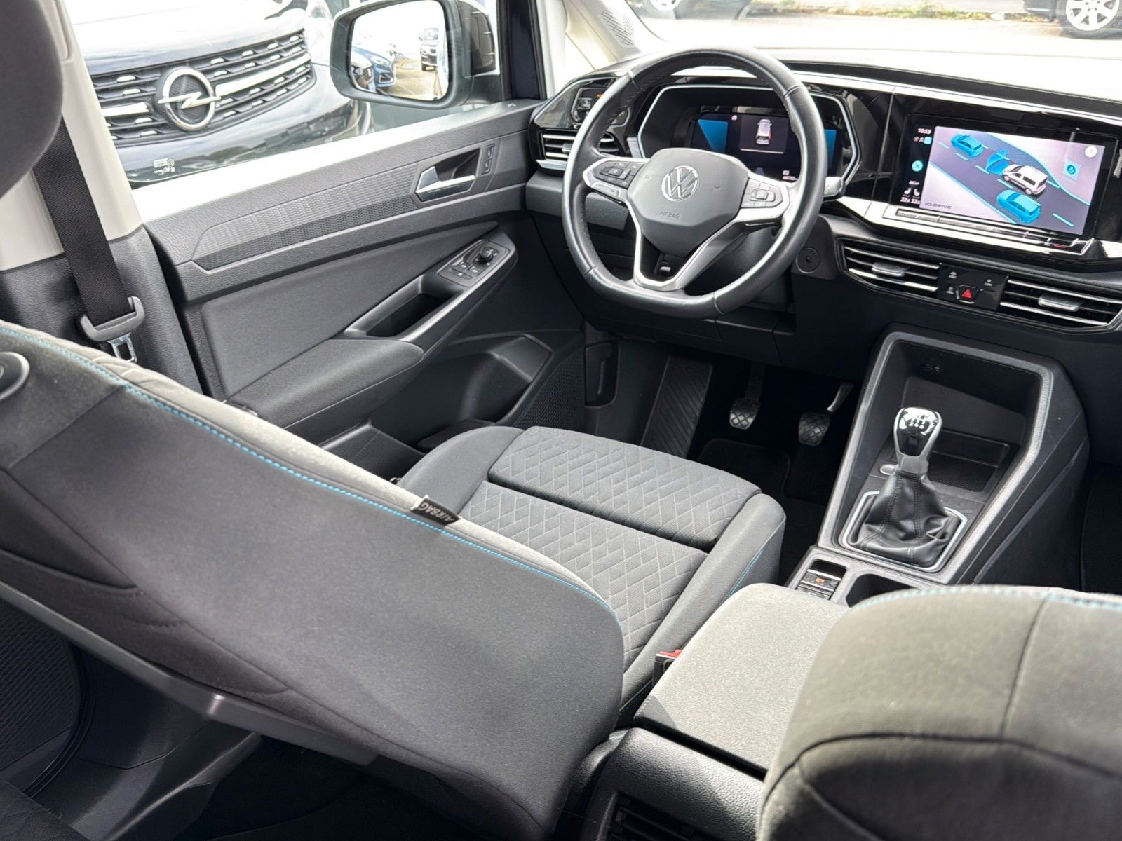 Fahrzeugabbildung Volkswagen Caddy 2.0 TDI Move *5Sitzer*Pano*AHK*LED*Virtual