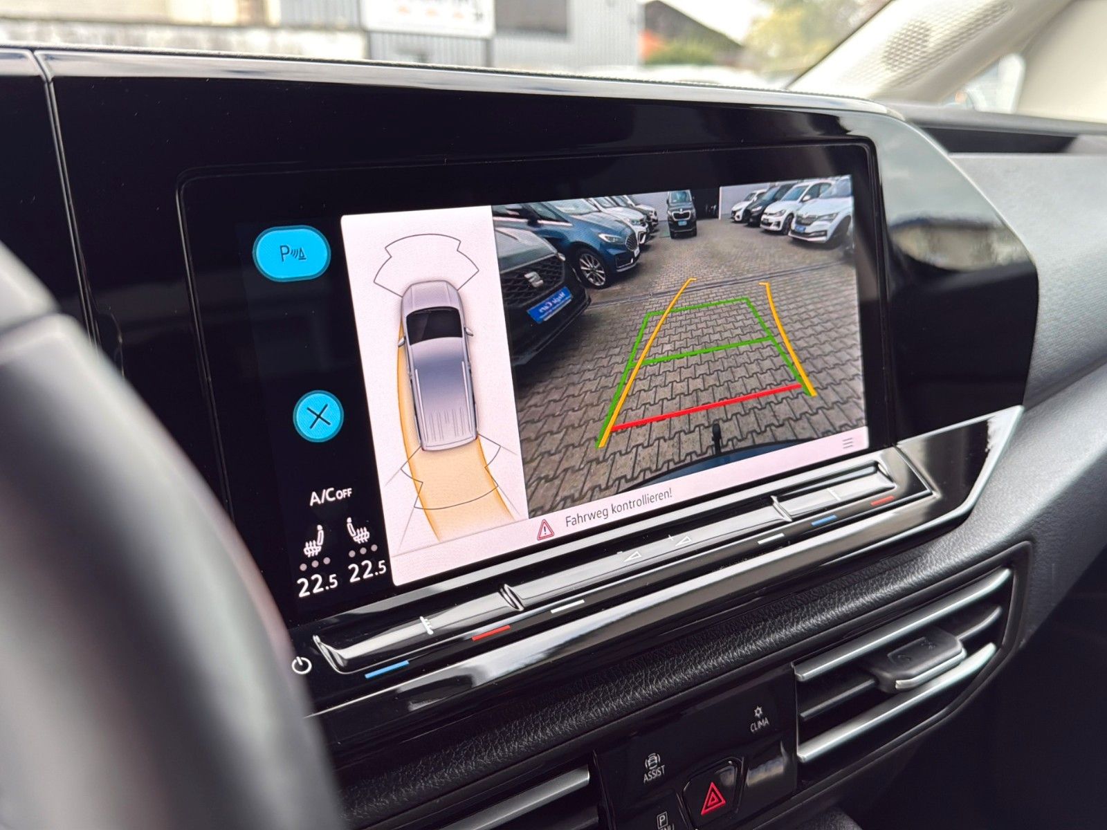 Fahrzeugabbildung Volkswagen Caddy 2.0 TDI Move *5Sitzer*Pano*AHK*LED*Virtual