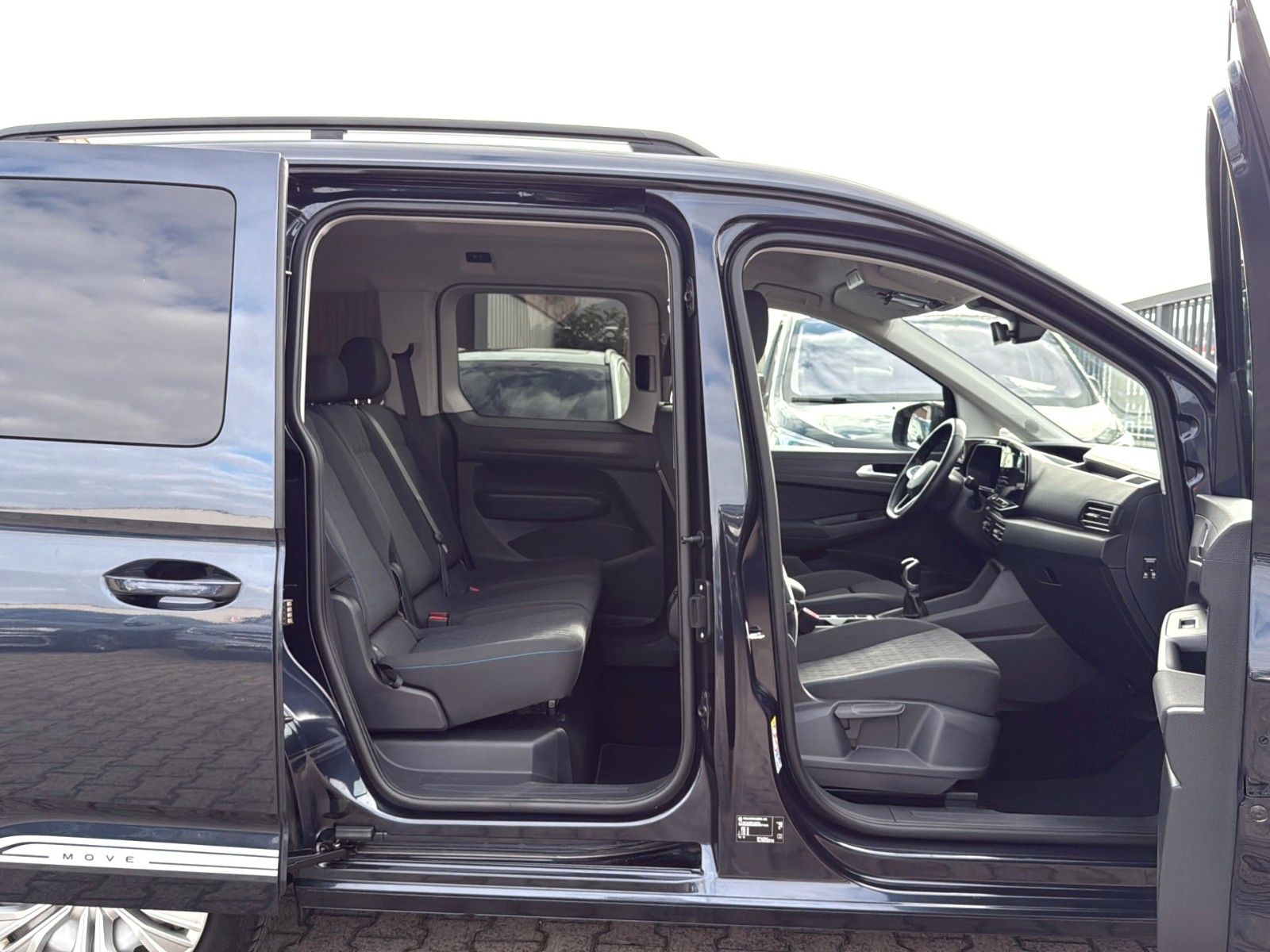 Fahrzeugabbildung Volkswagen Caddy 2.0 TDI Move *5Sitzer*Pano*AHK*LED*Virtual