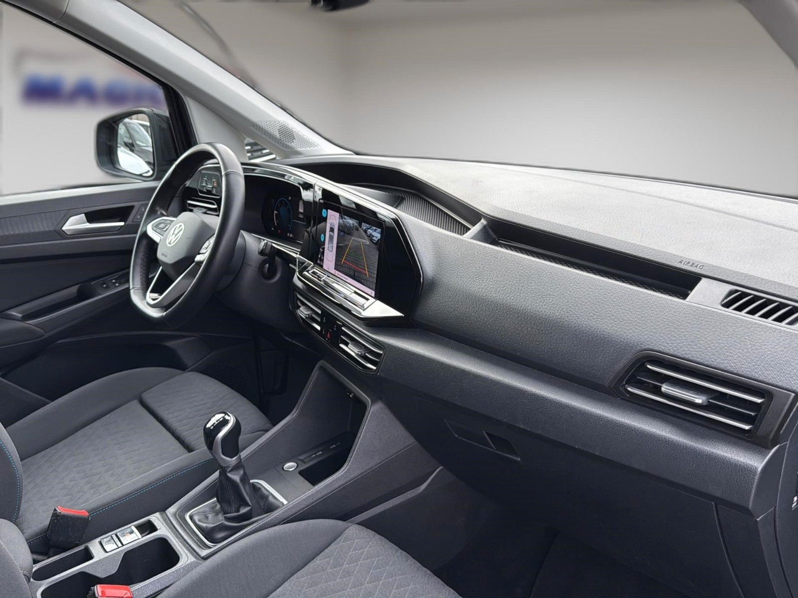 Fahrzeugabbildung Volkswagen Caddy 2.0 TDI Move *5Sitzer*Pano*AHK*LED*Virtual