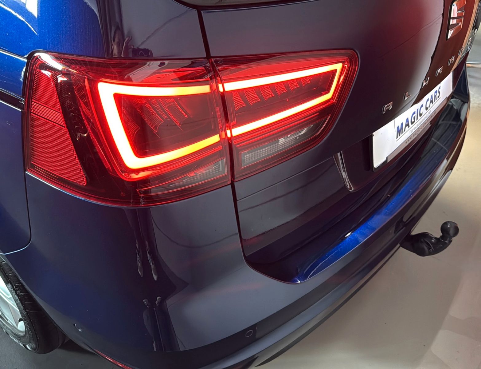 Fahrzeugabbildung SEAT Alhambra 1.4 TSI DSG XCELLENCE *Stand*AHK*Leder*