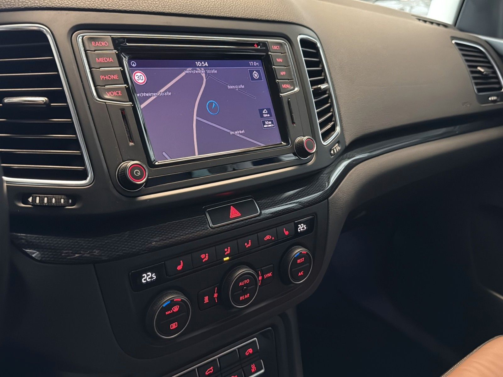 Fahrzeugabbildung SEAT Alhambra 1.4 TSI DSG XCELLENCE *Stand*AHK*Leder*