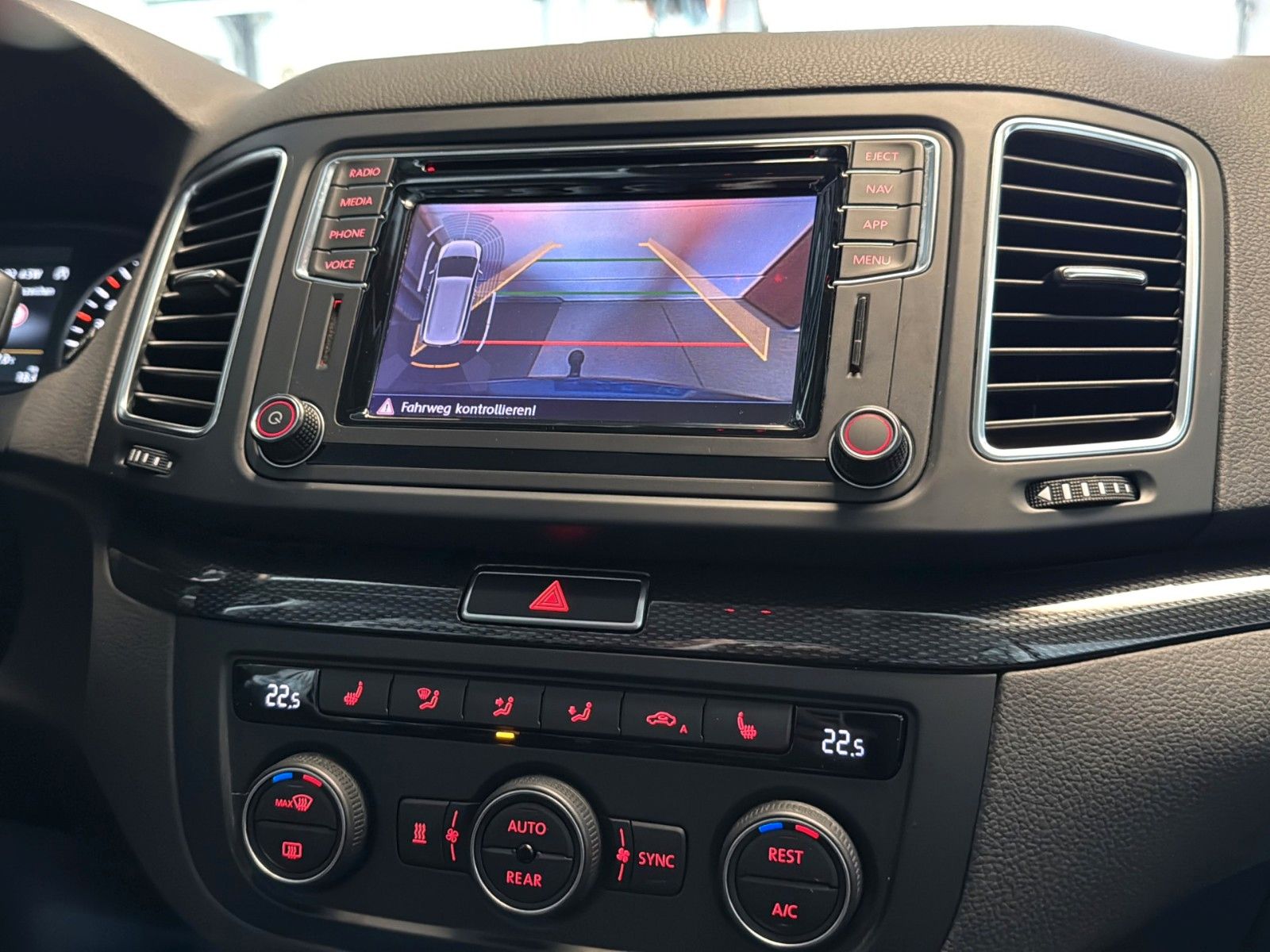 Fahrzeugabbildung SEAT Alhambra 1.4 TSI DSG XCELLENCE *Stand*AHK*Leder*