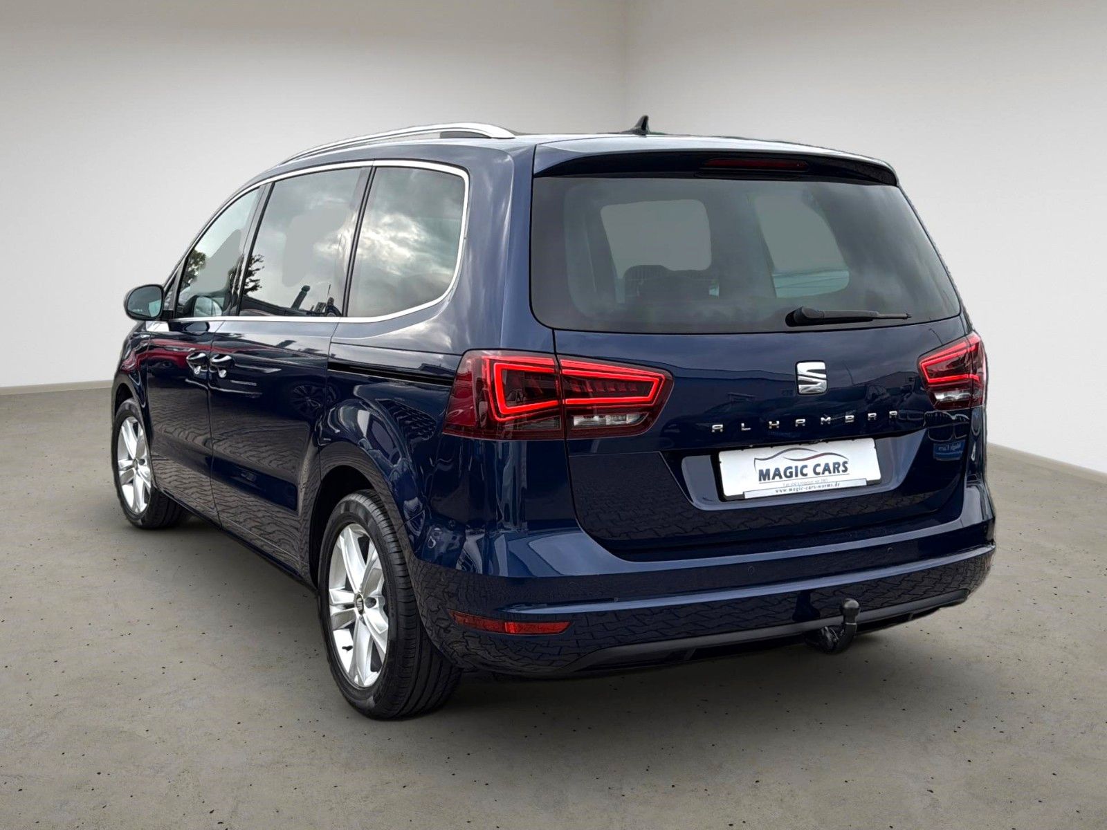 Fahrzeugabbildung SEAT Alhambra 1.4 TSI DSG XCELLENCE *Stand*AHK*Leder*