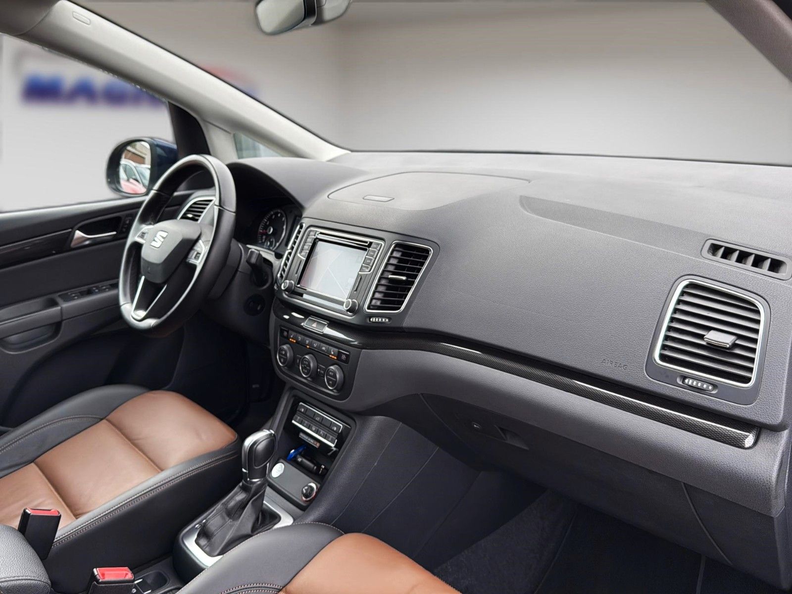 Fahrzeugabbildung SEAT Alhambra 1.4 TSI DSG XCELLENCE *Stand*AHK*Leder*