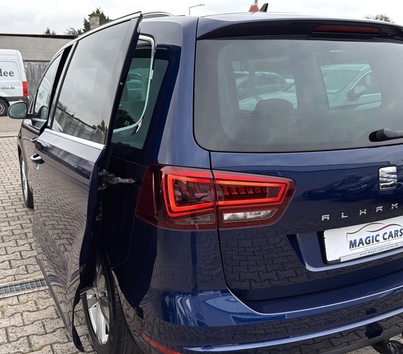 Fahrzeugabbildung SEAT Alhambra 1.4 TSI DSG XCELLENCE *Stand*AHK*Leder*
