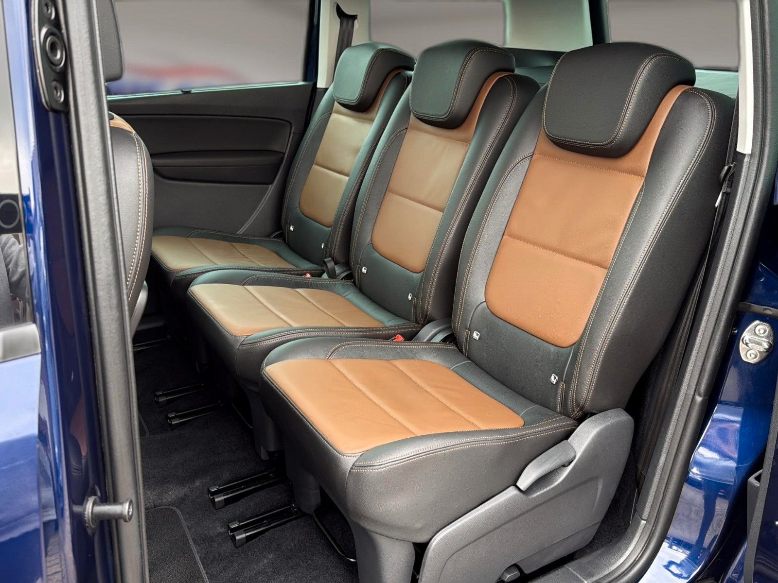 Fahrzeugabbildung SEAT Alhambra 1.4 TSI DSG XCELLENCE *Stand*AHK*Leder*