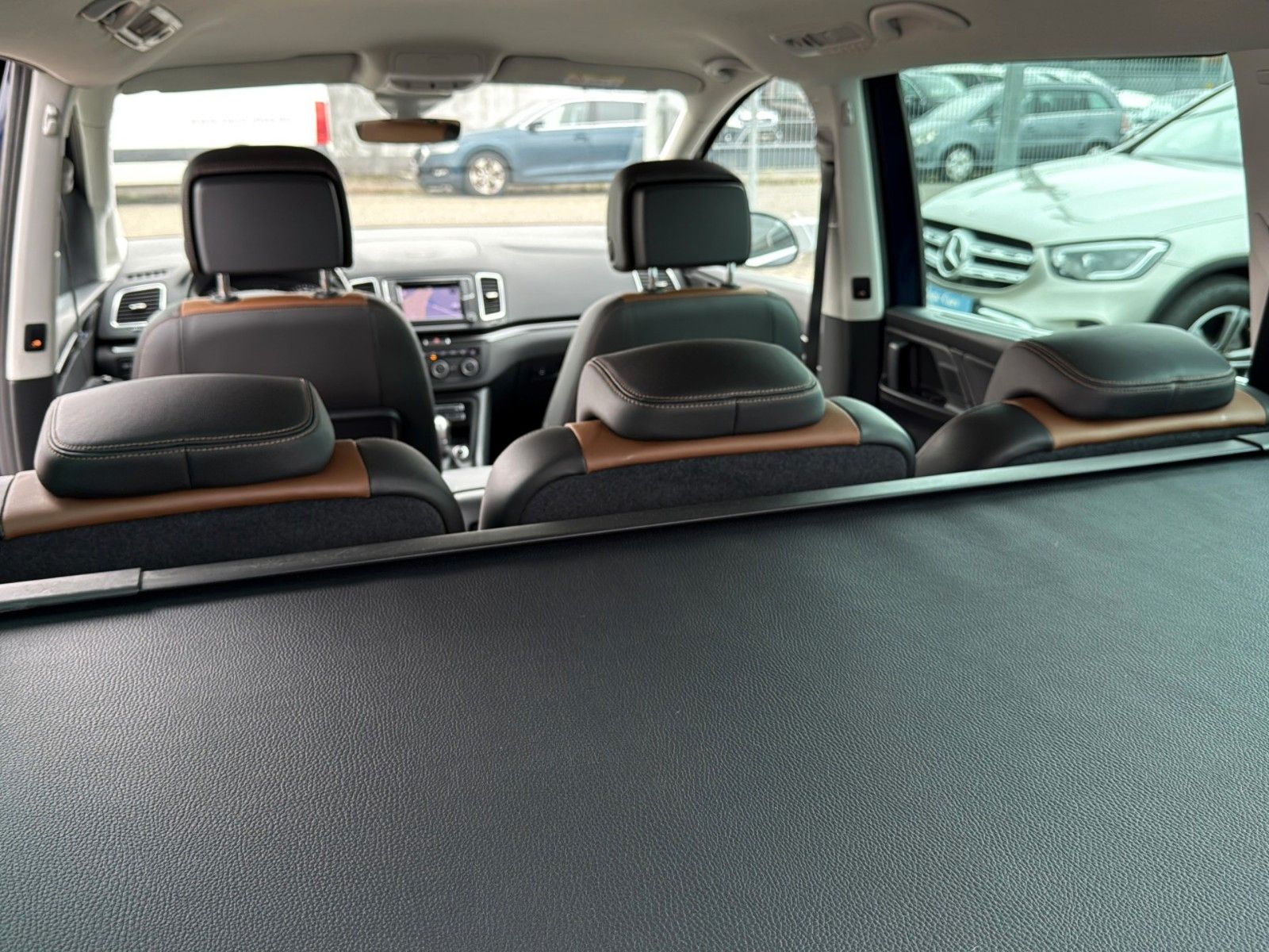 Fahrzeugabbildung SEAT Alhambra 1.4 TSI DSG XCELLENCE *Stand*AHK*Leder*