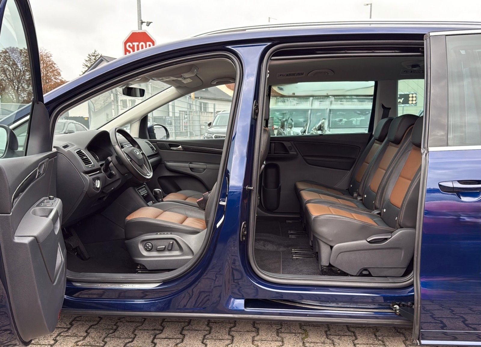 Fahrzeugabbildung SEAT Alhambra 1.4 TSI DSG XCELLENCE *Stand*AHK*Leder*