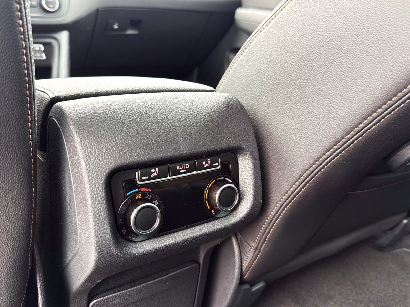 Fahrzeugabbildung SEAT Alhambra 1.4 TSI DSG XCELLENCE *Stand*AHK*Leder*