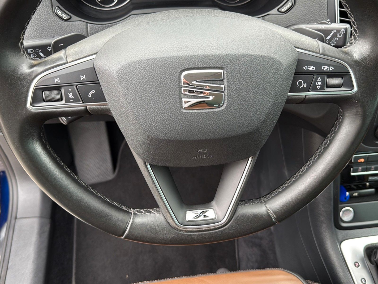 Fahrzeugabbildung SEAT Alhambra 1.4 TSI DSG XCELLENCE *Stand*AHK*Leder*