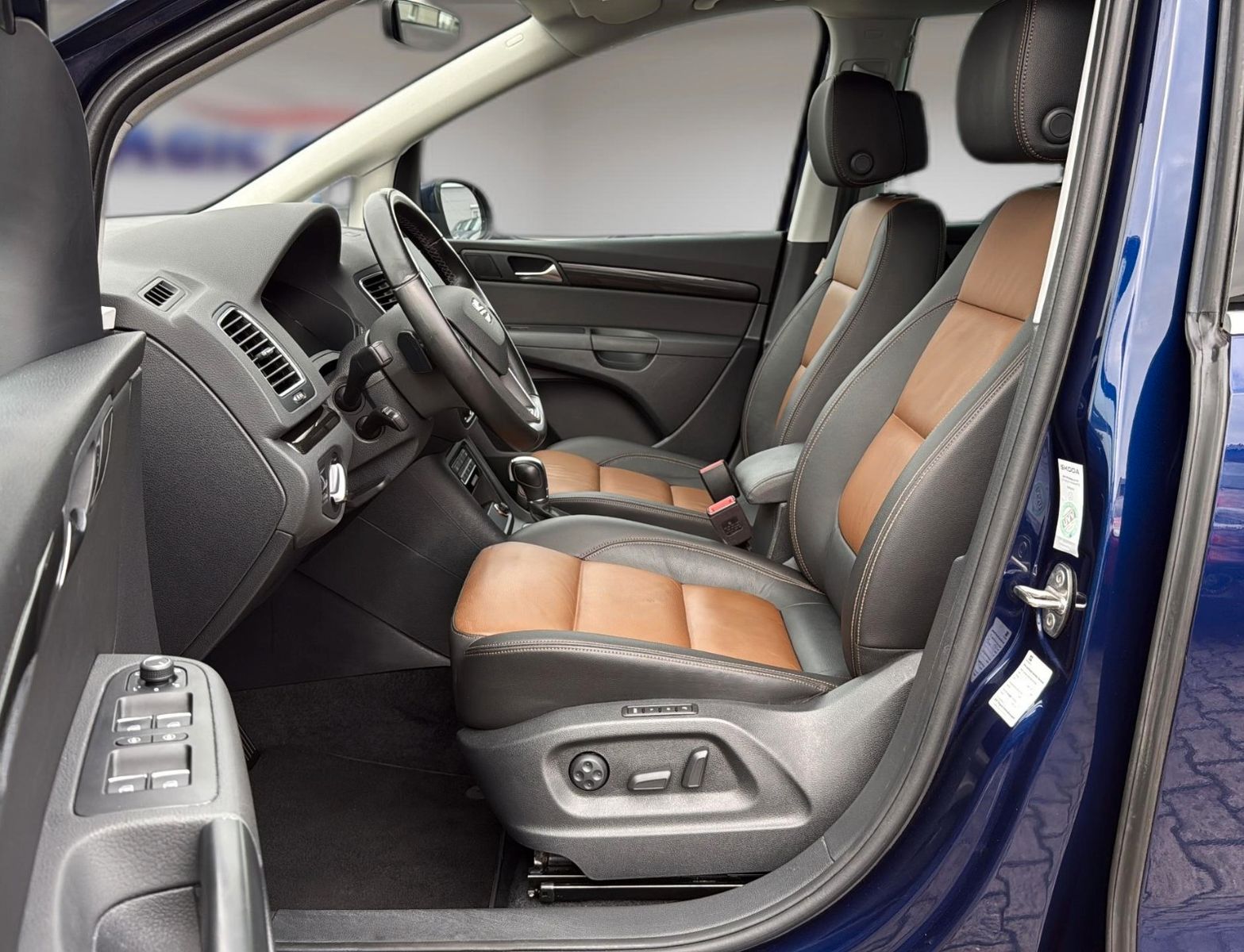 Fahrzeugabbildung SEAT Alhambra 1.4 TSI DSG XCELLENCE *Stand*AHK*Leder*