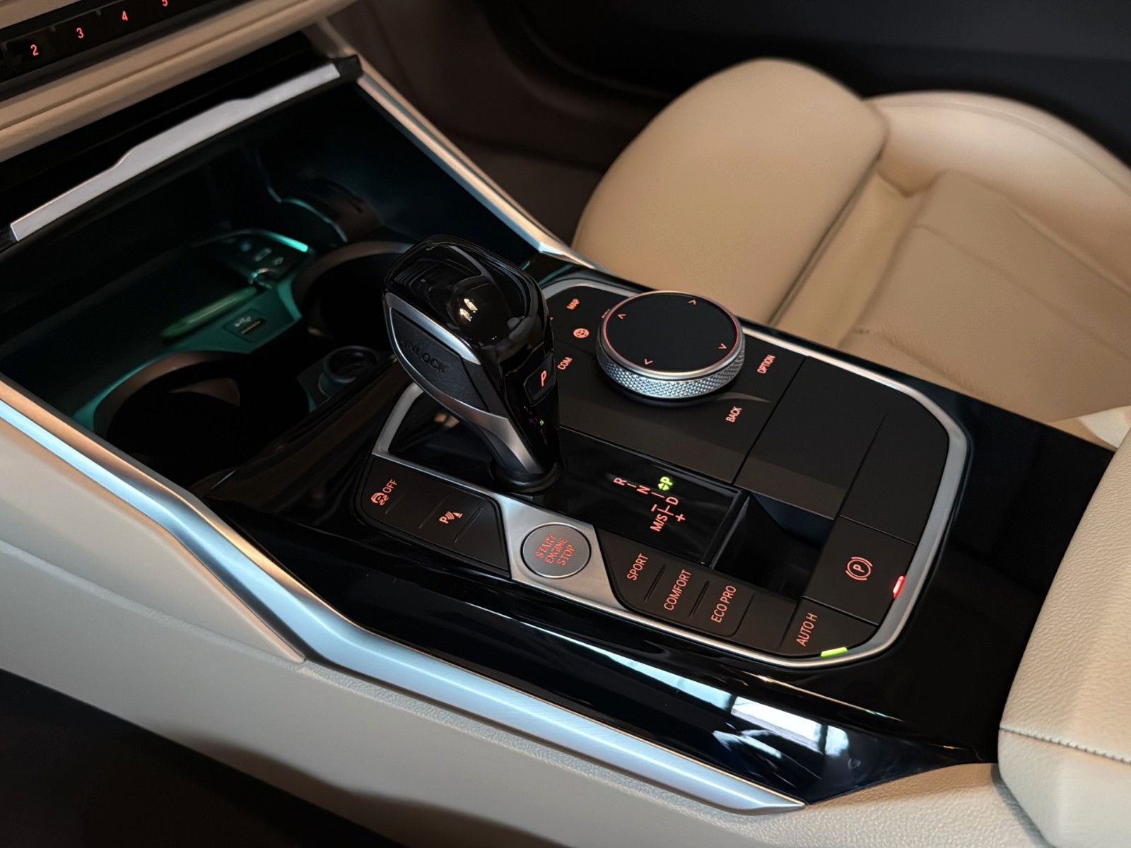 Fahrzeugabbildung BMW 420 d Coupe*Aut.*San Remo Grün*Leder Beige*H&K*