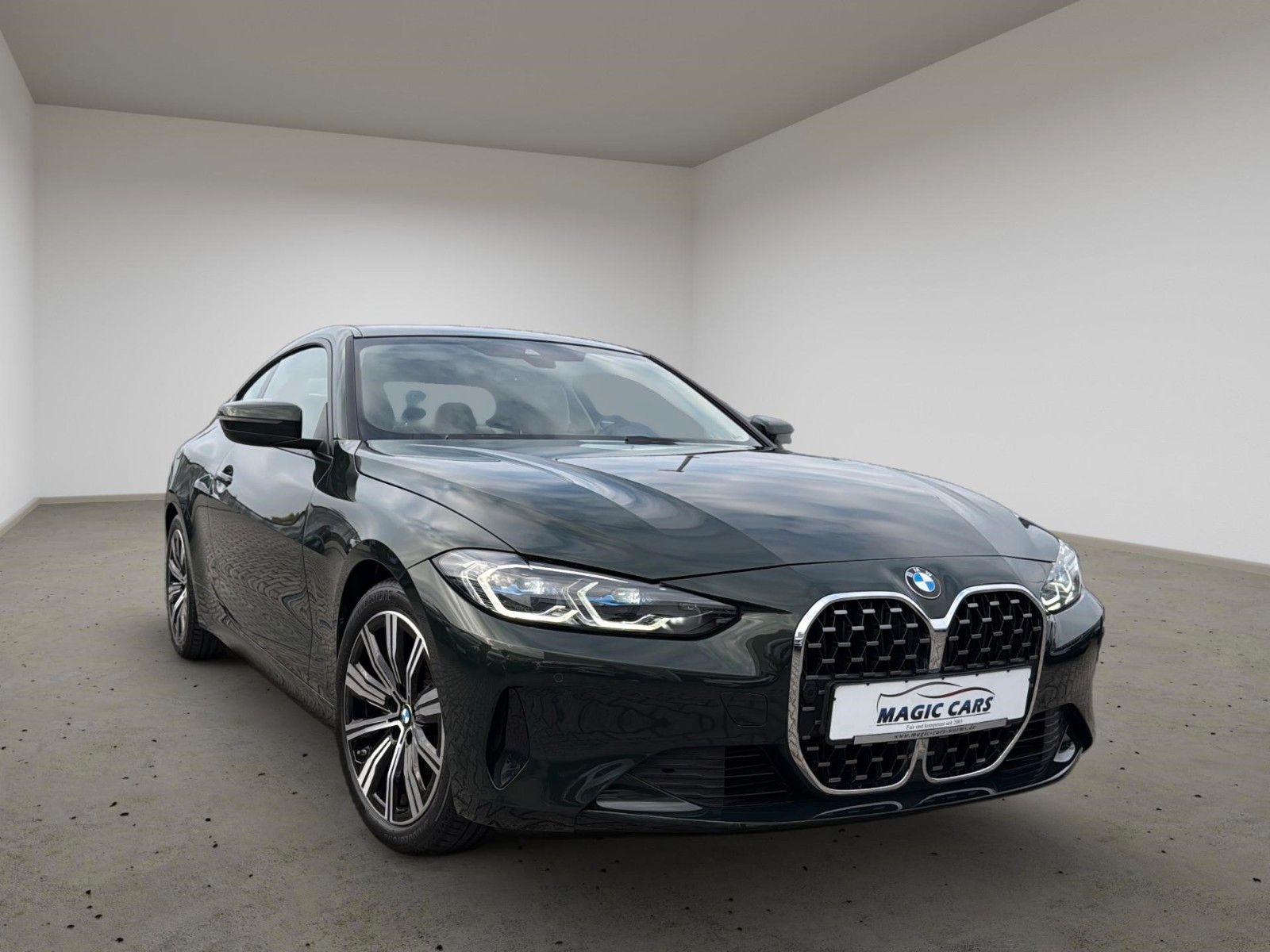 Fahrzeugabbildung BMW 420 d Coupe*Aut.*San Remo Grün*Leder Beige*H&K*