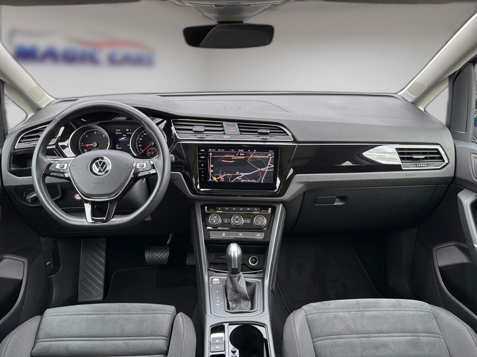 Fahrzeugabbildung Volkswagen Touran 2.0 TDI DSG Comfortline*Pano*Stand*7Sitze