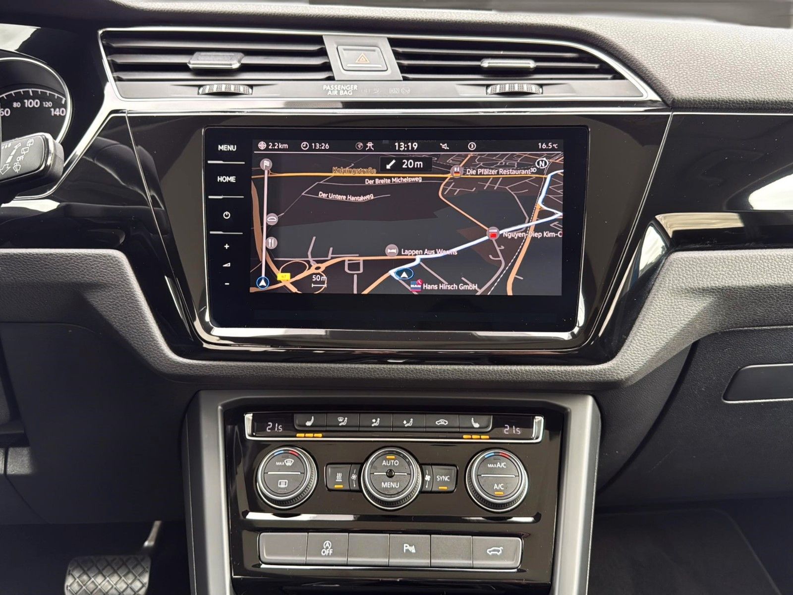 Fahrzeugabbildung Volkswagen Touran 2.0 TDI DSG Comfortline*Pano*Stand*7Sitze