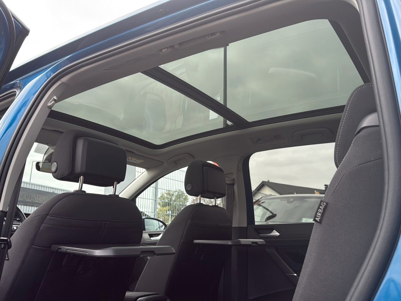 Fahrzeugabbildung Volkswagen Touran 2.0 TDI DSG Comfortline*Pano*Stand*7Sitze