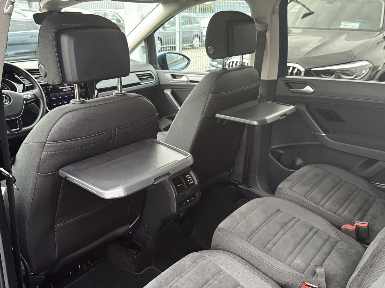 Fahrzeugabbildung Volkswagen Touran 2.0 TDI DSG Comfortline*Pano*Stand*7Sitze