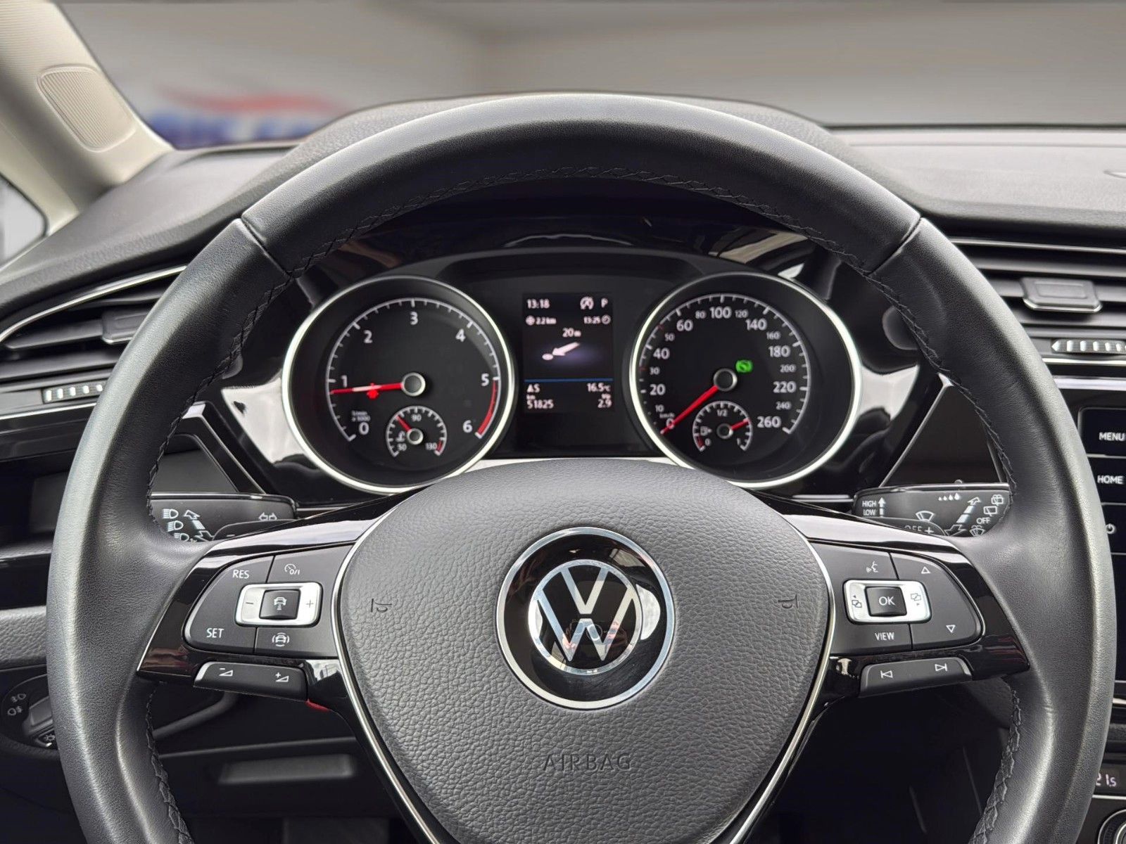 Fahrzeugabbildung Volkswagen Touran 2.0 TDI DSG Comfortline*Pano*Stand*7Sitze