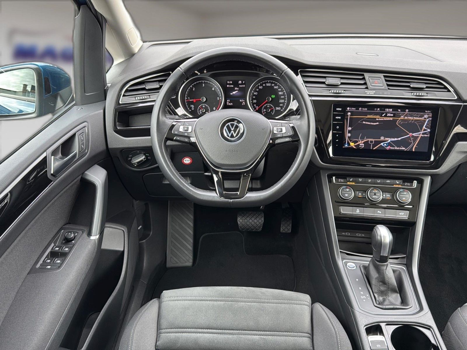 Fahrzeugabbildung Volkswagen Touran 2.0 TDI DSG Comfortline*Pano*Stand*7Sitze