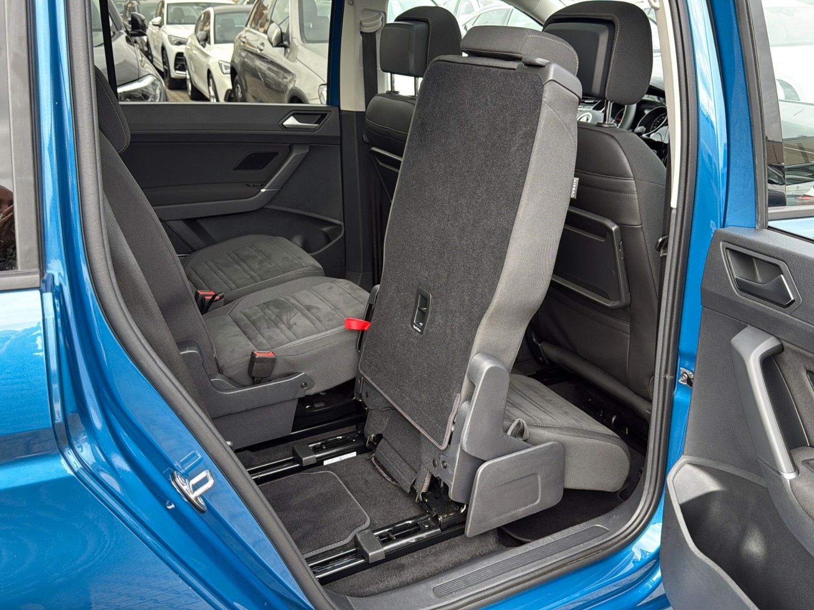 Fahrzeugabbildung Volkswagen Touran 2.0 TDI DSG Comfortline*Pano*Stand*7Sitze