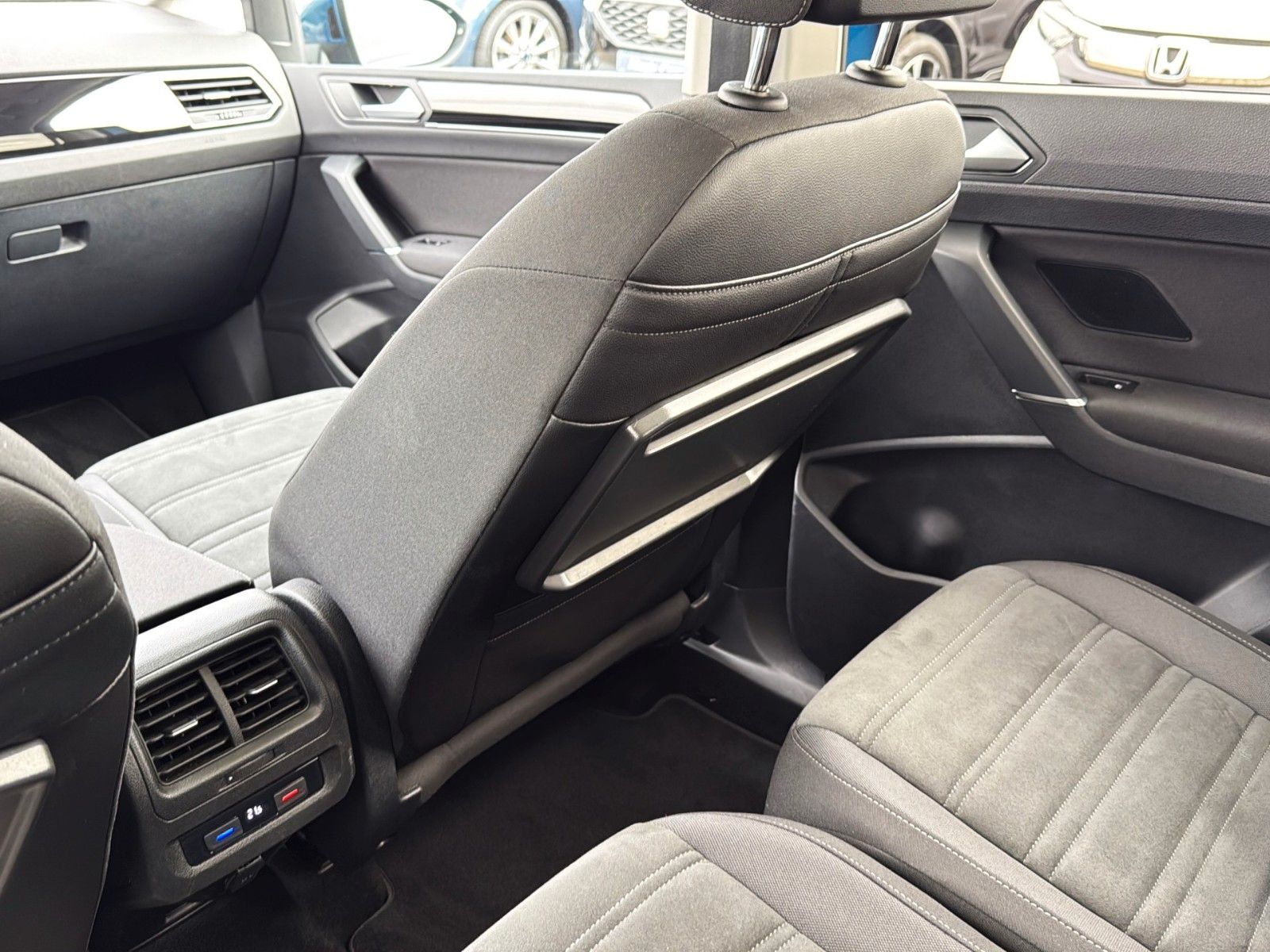 Fahrzeugabbildung Volkswagen Touran 2.0 TDI DSG Comfortline*Pano*Stand*7Sitze