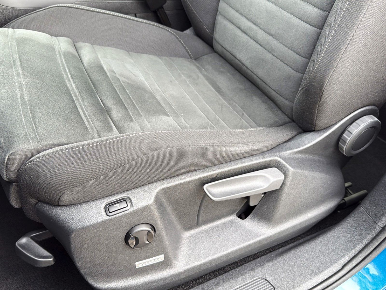 Fahrzeugabbildung Volkswagen Touran 2.0 TDI DSG Comfortline*Pano*Stand*7Sitze