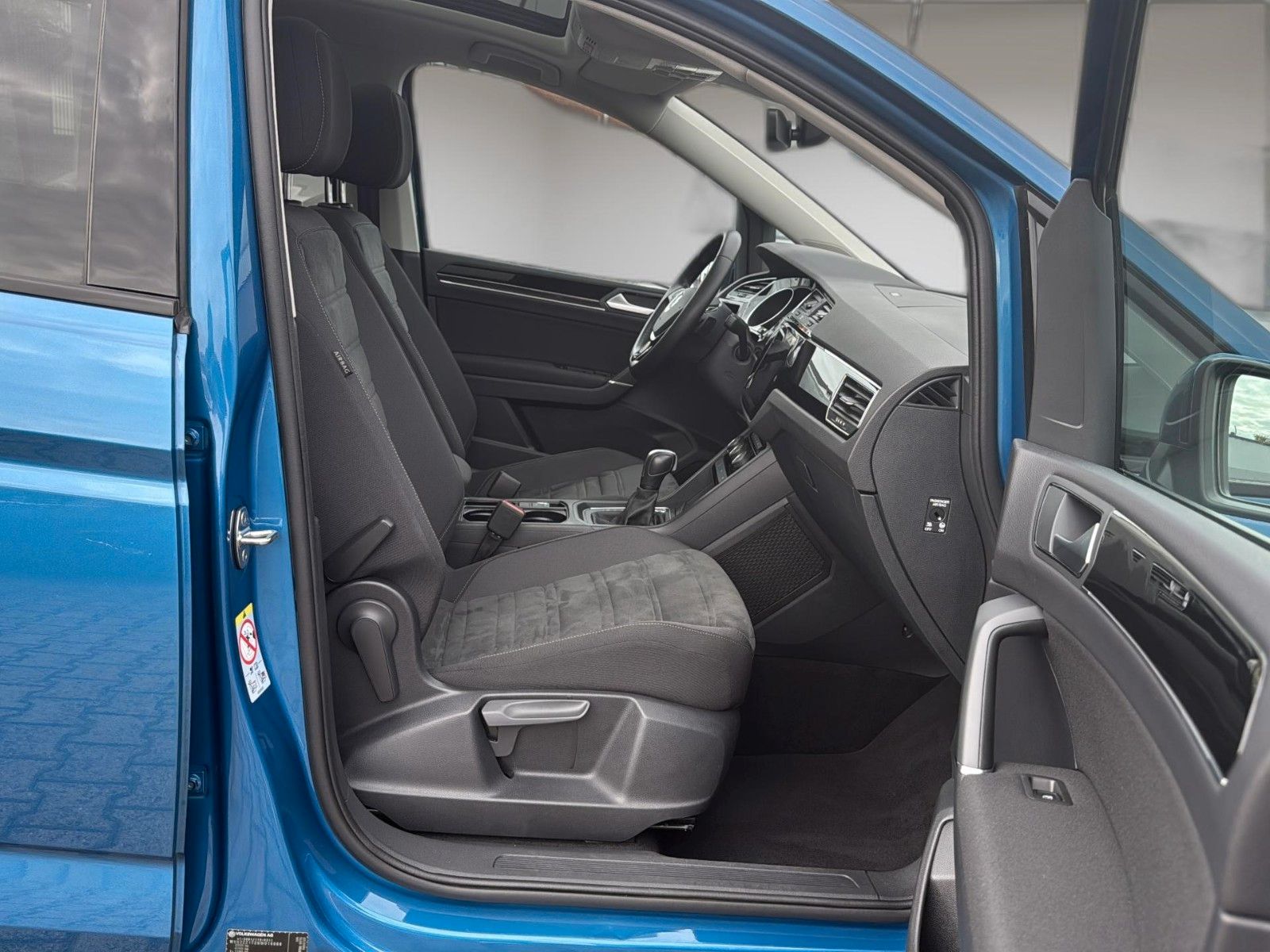 Fahrzeugabbildung Volkswagen Touran 2.0 TDI DSG Comfortline*Pano*Stand*7Sitze