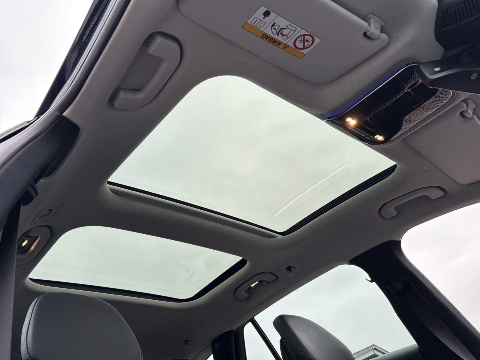 Fahrzeugabbildung Mercedes-Benz C 220 d T 9G-TRONIC AMG Line *LED*Pano*19Zoll*