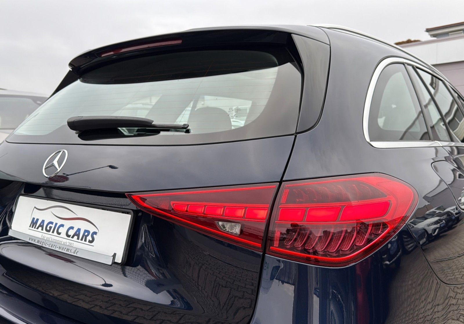 Fahrzeugabbildung Mercedes-Benz C 220 d T 9G-TRONIC AMG Line *LED*Pano*19Zoll*