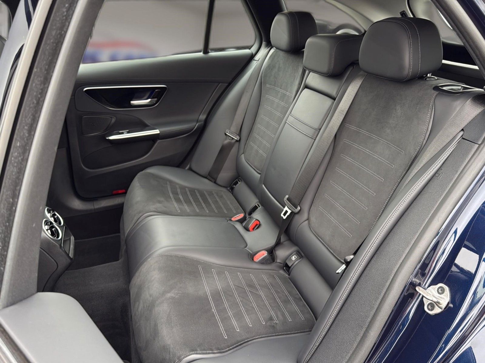 Fahrzeugabbildung Mercedes-Benz C 220 d T 9G-TRONIC AMG Line *LED*Pano*19Zoll*